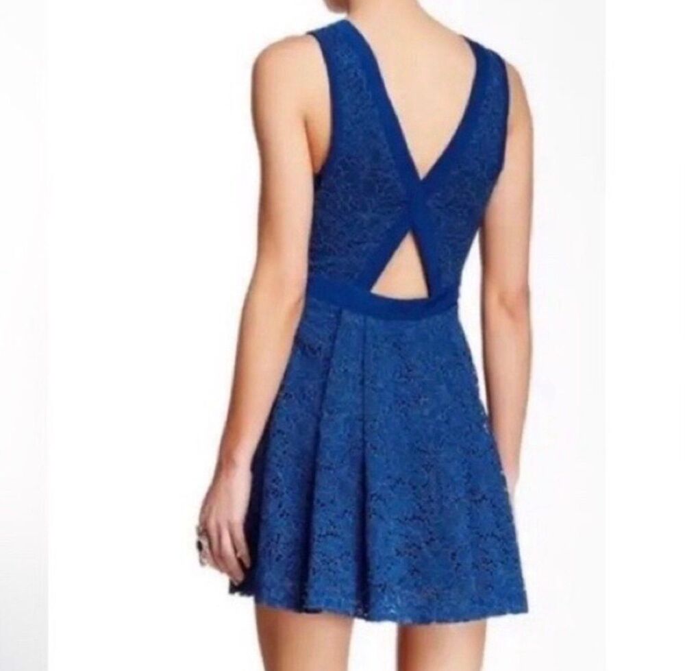 Free People Lovely In Love Floral Lace Deep Plunge V Back Cutout Mini Dress M - Picture 2 of 9